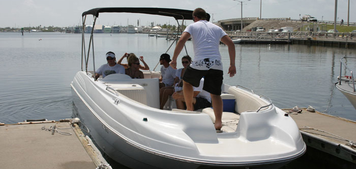 26 Deck Boat Rental Gallery Item 2